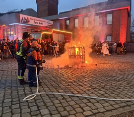 Zum Glück wusste ein Kinde die Nummer des Notrufes und die Jugendfeuerwehr konnte schnell vor Ort sein