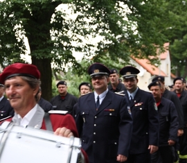 Festumzug vom Gerätehaus zum Sportplatz