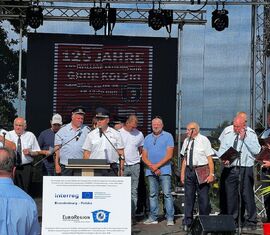 Appell und Grußworte der Gäste. Am Rednerpult links OWF Wonneberger, rechts Amtswehrführer Mudra