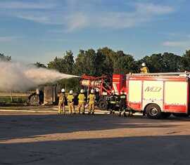 Vorführung des Abgaslöschfahrzeug Betriebsfeuerwehr Biomassehof Wonneberger