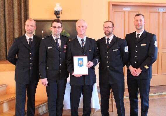 Groß Ehrung für einen Kameraden der Werkfeuerwehr LEAG
