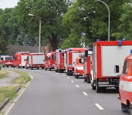 Festumzug vom Gerätehaus zum Sportplatz