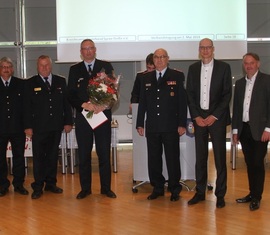v.l. Wolfhard Kätzmer (Kreisbrandmeister), Werner-Siegwart Schippel (LFV Präsident), Stefan Kothe (OW Kunersdorf), Siegmund Rückmann (stell. Vorsitzender KFV), Jens Handreck (allgemeiner Stellvertreter des hauptamtlichen Bürgermeisters der Stadt Forst (Lausitz)) und Carsten Billing (Dezernet für Wirtschaft, Finanzen, Ordnung, Sicherheit und Verkehr des LK SPN)
