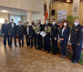 Mit dem deutschen Feuerwehr-Ehrenkreuz in Bronze wurden Mirko Schneider (FF Peitz OW Drachhausen) und Stephan Winkler (FF Forst) geehrt