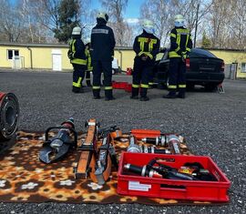 Hydraulisches Gerät im Einsatz beim TH Lehrgang 2025 (Amt Döbern Land)