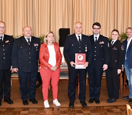 Kamerad Ray Doebis wurde mit dem Brandenburger Feuerwehr-Ehrenkreuz des Landesfeuerwehrverbandes Brandenburg in Silber ausgezeichnet.