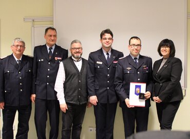 Ehren-Kreisbrandmeister Wolfhard Kätzmer, Stadtwehrführer Frank Balkow, Ordnungsamtsleiter Frank Kulik, KFV-Vorsitzender Robert Buder, Robert Dorn, Bürgermeisterin Christine Herntier