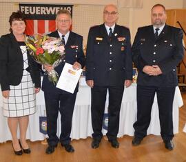 Gerd Krautz (FF Turnow), ausgezeichnet mit den Ehrenzeichen des Kreis&shy;feuerwehr&shy;verbandes Spree-Neiße e.V.