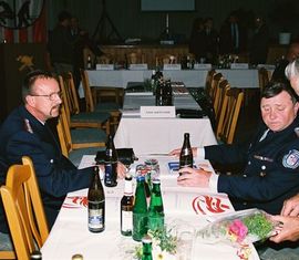 Im Gepräch, Ehrenmitglied Kamerad Martin Rein mit der Leitung des Unterverbandes II