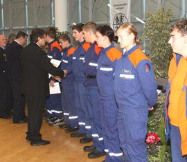 Mitglieder der Jugendfeuerwehr aus den Landkreis werden geehrt