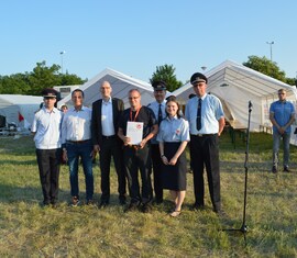 v.l. Kam. Robert Buder Vorsitzender des KFV SPN e.V., Herr Holger Kelch Oberbürgermeister der Stadt Cottbus, Herr. Carsten Billing Dezernent 2 des Landkreises Spree-Neiße, Kam. Stephan Winkler, Herr. Dr. Wolfgang Bialas Vorsitzender des Stadtfeuerwehrverbandes Cottbus, Frau Anja Lehmann stellv. Landesjugendfeuerwehrwartin und Stefan Kothe amt. Kreis&shy;jugend&shy;feuerwehrwart SPN