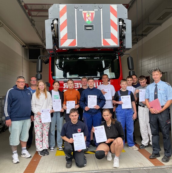 Pilotprojekt Wahlpflichtfach Feuerwehr erfolgreich