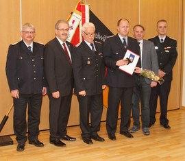 v.l. Kreisbrandmeister Kam. Wolfhard Kätzmer, Landrat Harald Altekrüger, Stadtbrandmeister Kam. Andreas Britze, Kam. Ronny Heppchen, allg. stellv. des Bürgermeisters Jens Handreck und Vorsitzender des UV 2 Kam. Matthias Geigk