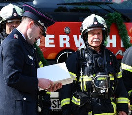 Robert Buder, Vorstandsvorsitzender des KFV SPN e.V. verliest die Laudatio