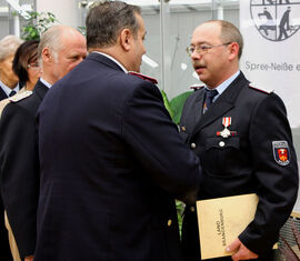 Ausgezeichnet mi dem Feuerwehr-Ehrenzeichen des Landes Brandenburg, Brandmeister Thomas Schmaler