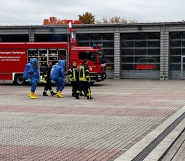 Einheit unter CSA beim Training der Gefahrstoffeinheit Spree-Neiße/Cottbus