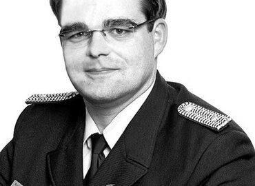 Seit Oktober ist Robert Buder aus Neu Horno Vorstandsvorsitzender des Kreis&shy;feuerwehr&shy;verbandes. Der Balanceakt zwischen Familie, Beruf und Ehrenamt seiner Kameraden ist aller Ehren wert, sagt er.