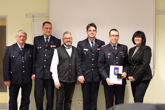 Ehren-Kreisbrandmeister Wolfhard Kätzmer, Stadtwehrführer Frank Balkow, Ordnungsamtsleiter Frank Kulik, KFV-Vorsitzender Robert Buder, Robert Dorn, Bürgermeisterin Christine Herntier