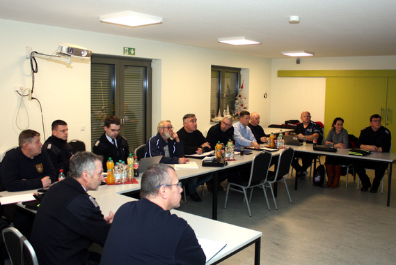 Treffen der Kreisausbilder im Feuerwehrhaus Hänchen