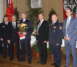 Denny Schröter im Kreis der Gratulanten